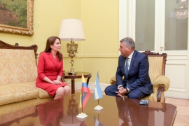 Imágen de Encuentro bilateral de Claudio Ambrosini con la ministra de Telecomunicaciones de Ecuador